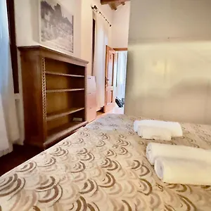 https://small-venice.hotelslidodijesolo.com