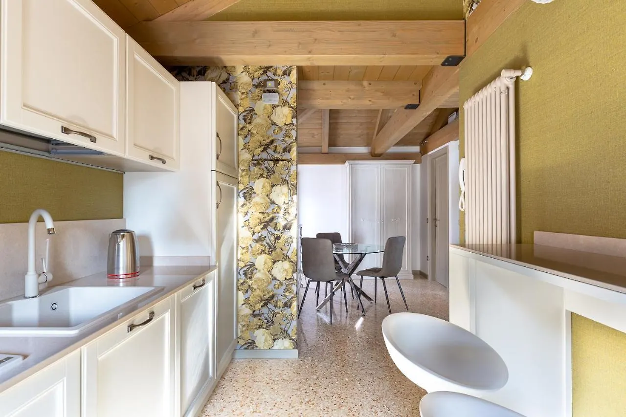 Ca' Cappello Venice Apartment 2 With Canal View