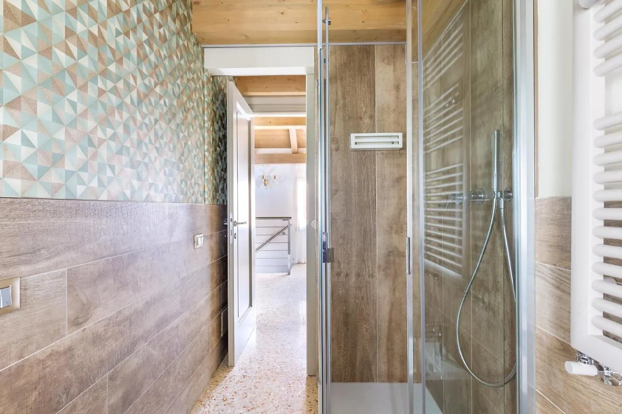 Ca' Cappello Venice Apartment 2 With Canal View Italy