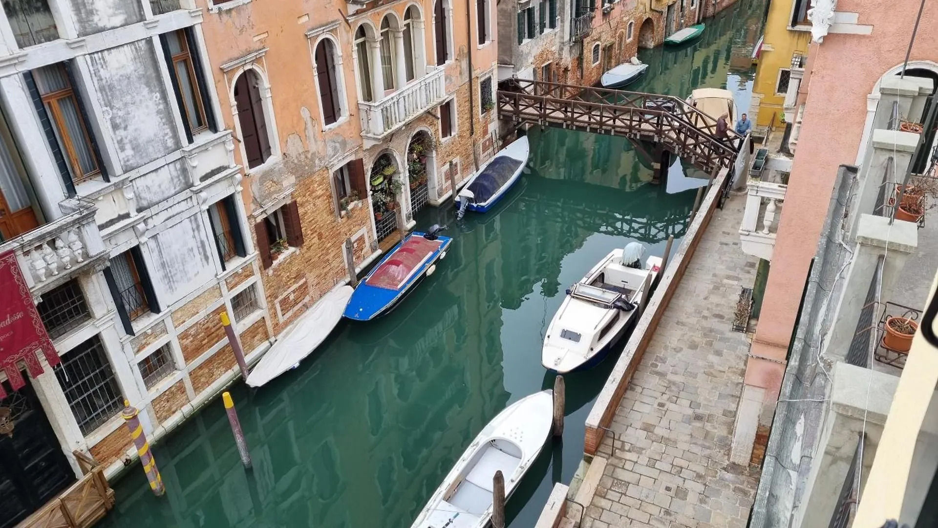 Ca' Cappello Venice Apartment 2 With Canal View